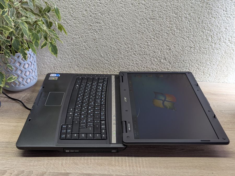 Уцінка! Ноутбук Б/В Acer Extensa 5620, Intel Core 2 Duo T5250, DDR2 3 GB, SSD 128GB, Intel Standard VGA Graphics Adapter, 15.6"