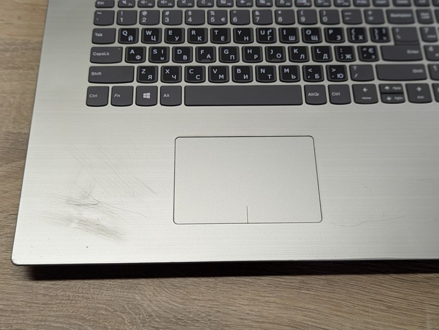 Уцінка! Ноутбук Б/В Lenovo IdeaPad 320-17IKB, Intel Pentium 4415U, DDR4 12 GB, SSD 256GB, 17.3" HD