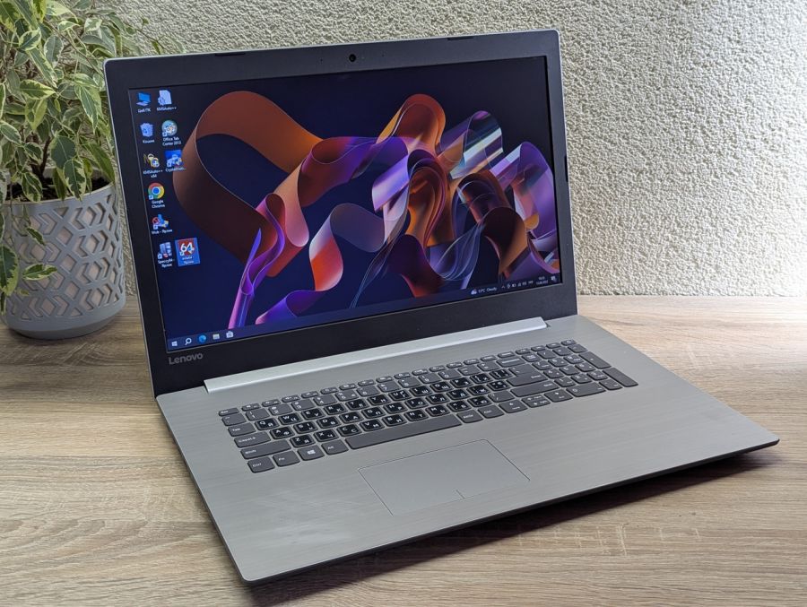 Уцінка! Ноутбук Б/В Lenovo IdeaPad 320-17IKB, Intel Pentium 4415U, DDR4 12 GB, SSD 256GB, 17.3" HD