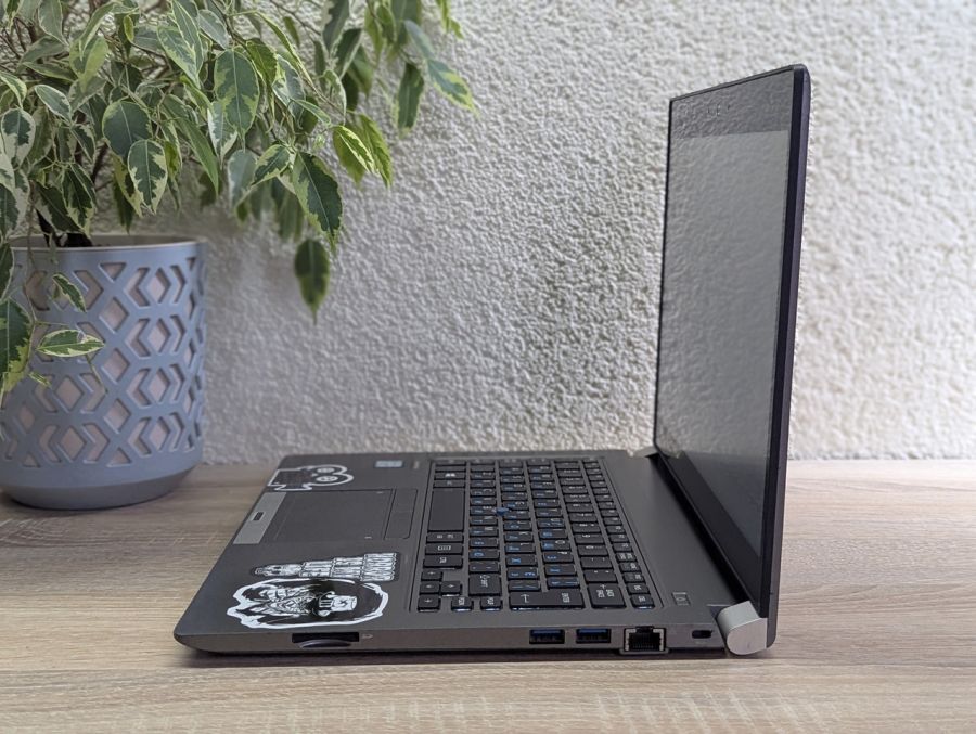 Уцінка! Ноутбук Б/В Toshiba Portege Z30T-C, Intel Core i5-6300U, DDR3 8 GB, SSD 128GB, 13" Full HD Сенсор