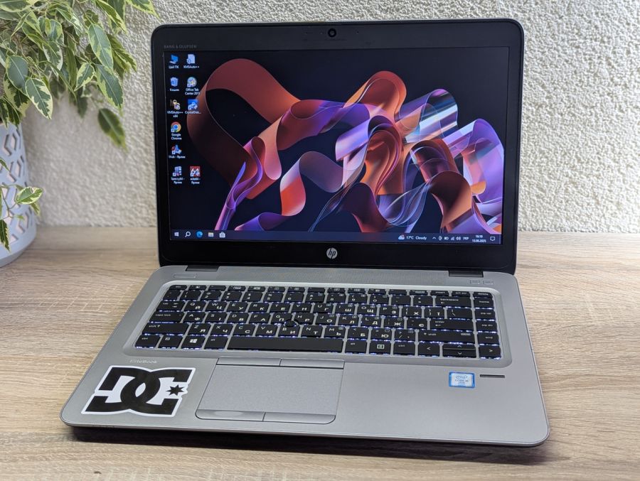 Уцінка! Ноутбук Б/В HP EliteBook 840 G3, Intel Core i5-6300U, DDR4 8 GB, SSD 128GB + HDD 500GB, 14" HD