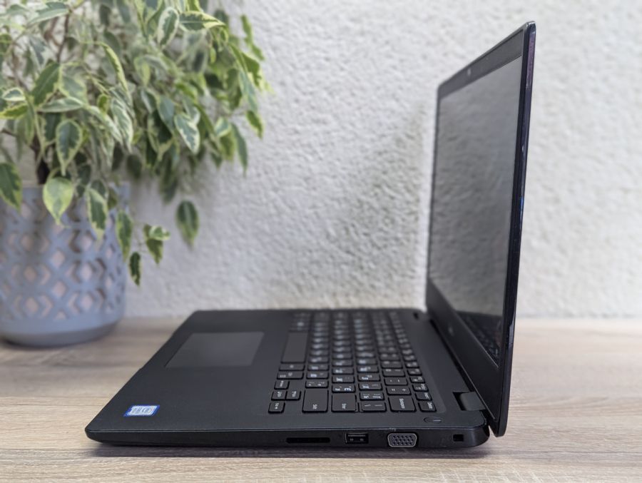 Уцінка! Ноутбук Б/В Dell Latitude 3400, Intel Core i5-8265U, DDR4 16 GB, SSD 256GB, 14" Full HD