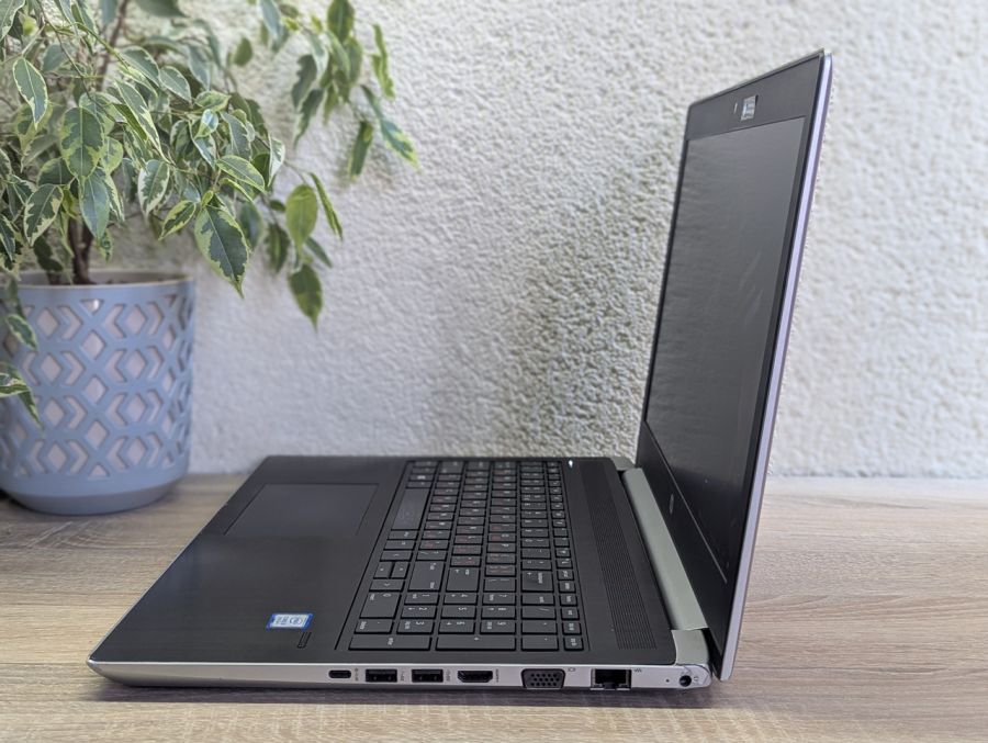 Уцінка! Ноутбук Б/В HP ProBook 450 G5, Intel Core i5-8250U, DDR4 16 GB, SSD 256GB + HDD 500GB, 15.6" Full HD