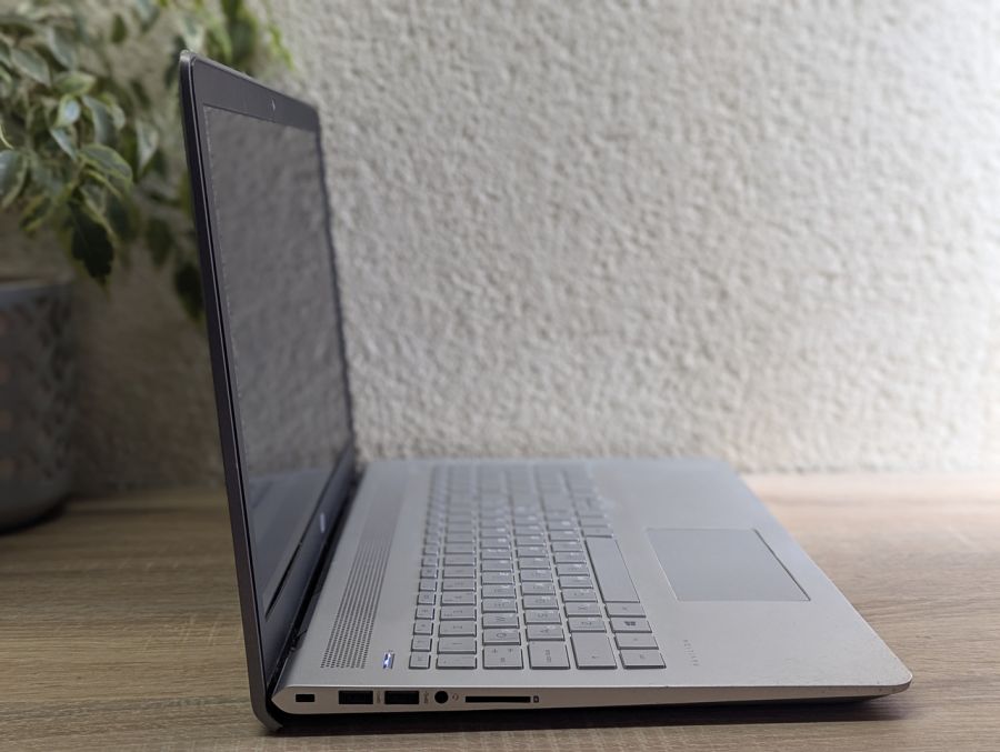 Уцінка! Ноутбук Б/В HP Pavilion Laptop 15, Intel Core i3-7100U, DDR4 8 GB, SSD 128GB, 15.6" Full HD