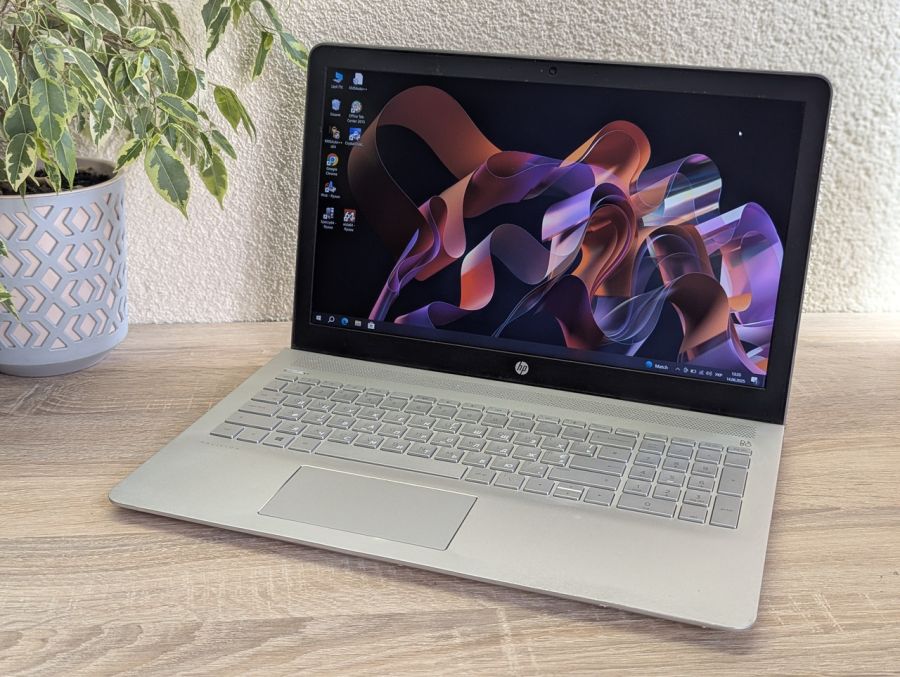 Уцінка! Ноутбук Б/В HP Pavilion Laptop 15, Intel Core i3-7100U, DDR4 8 GB, SSD 128GB, 15.6" Full HD