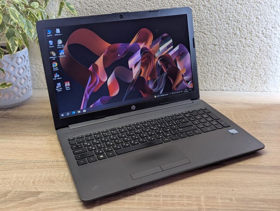 Уцінка! Ноутбук Б/В HP Notebook 250 G7, Intel Core i7-8565U, DDR4 8 GB, SSD 128GB, 15.6" UHD
