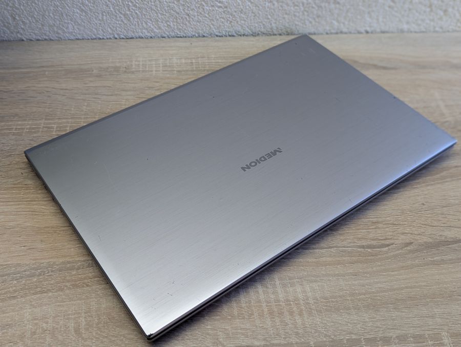 Уцінка! Ноутбук Б/В Medion Akoya S6426, Intel Core i5-8250U, DDR4 16 GB, SSD 128GB + HDD 500GB, 15.6" Full HD