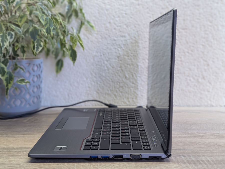Уцінка! Ноутбук Б/В Fujitsu U745, Intel Core i5-5300U, DDR3 8 GB, SSD 128GB, 14" Сенсор