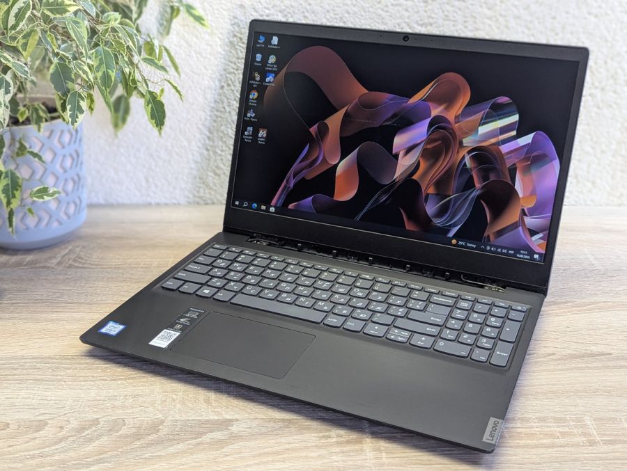 Уцінка! Ноутбук Б/В Lenovo IdeaPad S145-15IKB, Intel Core i3-8130U, DDR4 8 GB, SSD 256GB, 15.6" Full HD