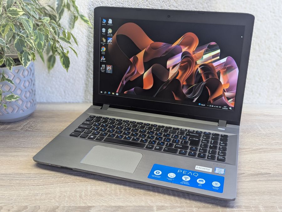 Уцінка! Ноутбук Б/В PEAQ MA50LU, Intel Core i5-6200U, DDR4 16 GB, SSD 256GB, 15" Full HD