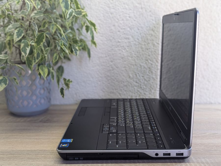 Ноутбук Б/В Dell E6540, Intel Core i7-4810MQ, DDR3 16 GB, SSD 256GB, AMD Radeon HD 8790M 2Gb, 15.6" Full HD