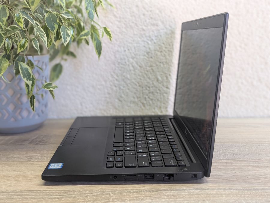 Уцінка! Ноутбук Б/В Dell Latitude 7380, Intel Core i5-7300U, DDR4 16 GB, SSD 256GB, 13" Full HD Сенсор