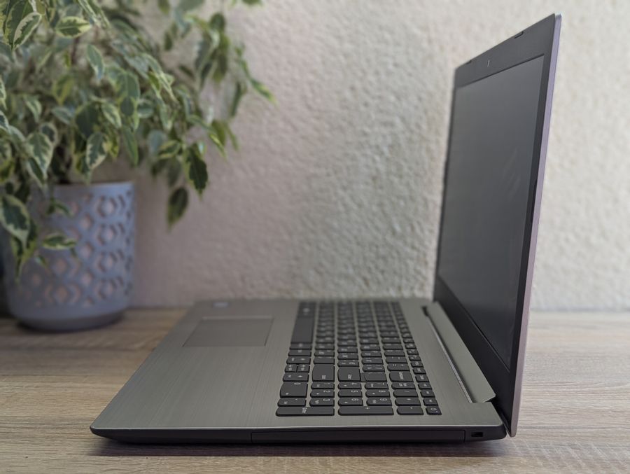Уцінка! Ноутбук Б/В Lenovo IdeaPad 320-15IKB, Intel Core i5-7200U, DDR4 8 GB, SSD 128GB, 15.6" Full HD