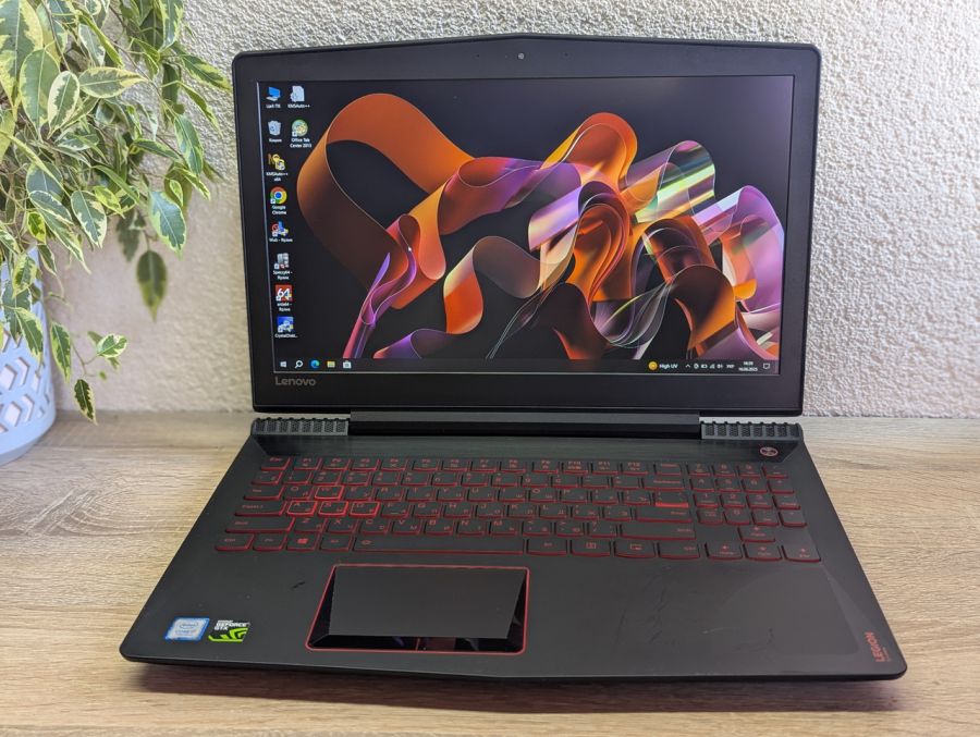 Уцінка! Ноутбук Б/В Lenovo Y520-15IKBN, Intel Core i7-7700HQ, DDR4 32 GB, SSD 128GB + HDD 1TB, NVIDIA GeForce GTX 1050 4Gb, 15.6" Full HD