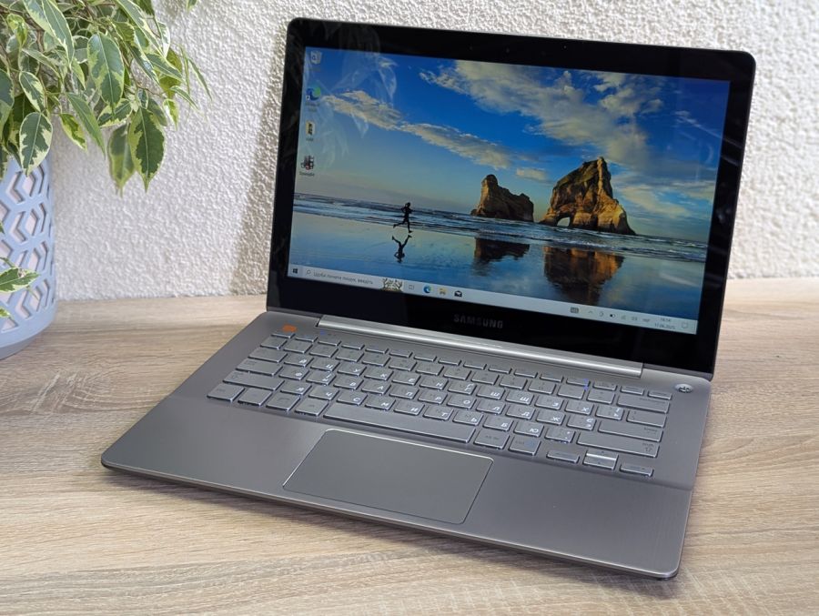 Уцінка! Ноутбук Б/В Samsung 740U, Intel Core i5-3337U, DDR3 6 GB, SSD 128GB, AMD Radeon HD 8500M, 14" Full HD