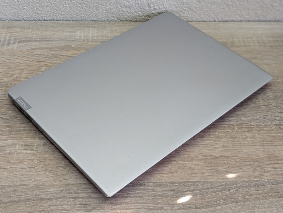 Уцінка! Ноутбук Б/В Lenovo IdeaPad 330S-14IKB, Intel Core i5-8250U, DDR4 20 GB, SSD 256GB, 14" Full HD