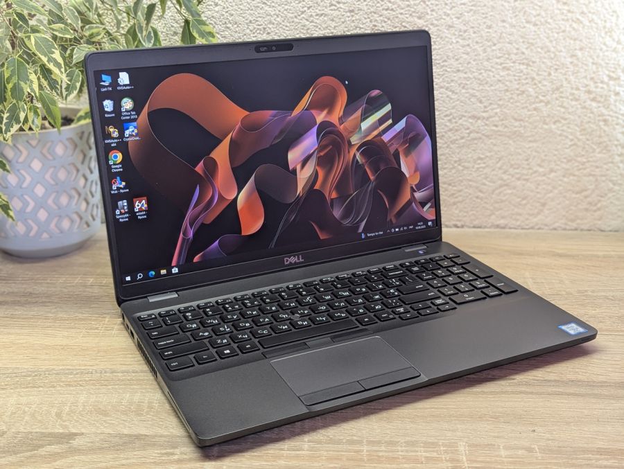 Ноутбук Б/В Dell Latitude 5500, Intel Core i5-8665U, DDR4 16 GB, SSD 256GB, 15.6" Full HD
