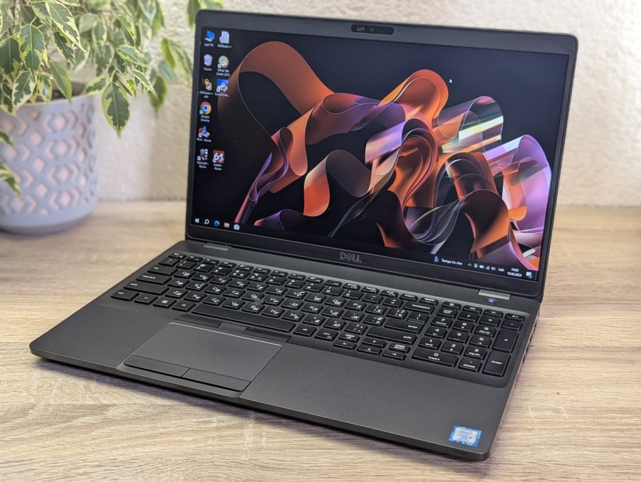Уцінка! Ноутбук Б/В Dell Latitude 5500, Intel Core i5-8665U, DDR4 16 GB, SSD 256GB, 15.6" Full HD