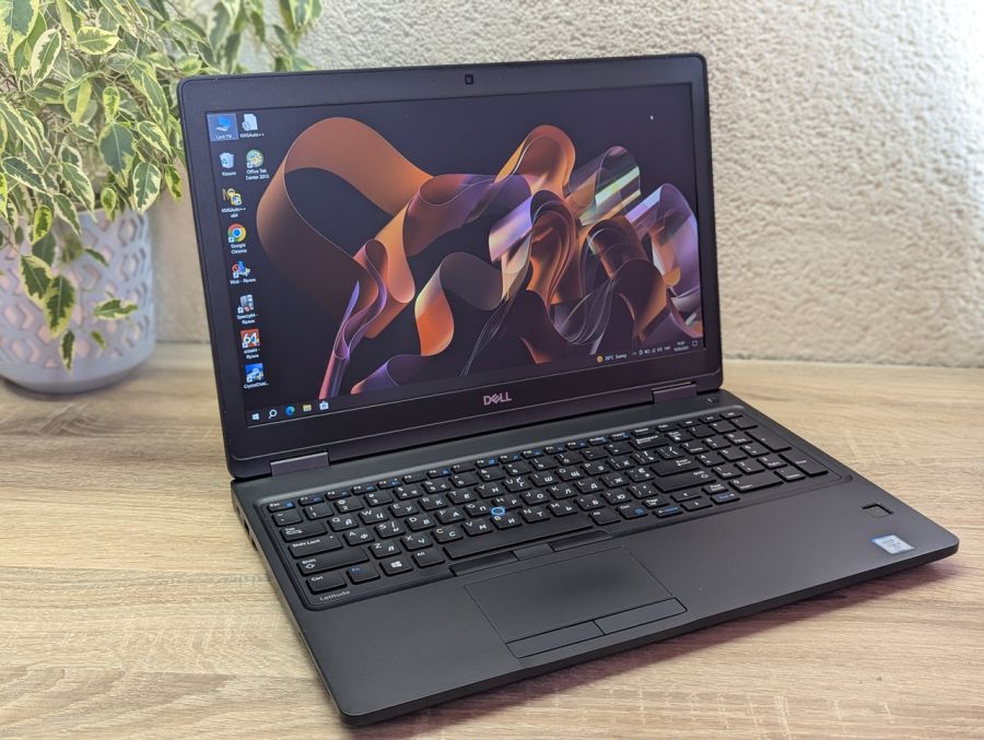 Уцінка! Ноутбук Б/В Dell Latitude 5580, Intel Core i5-6300U, DDR4 8 GB, SSD 128GB, 15.6" Full HD