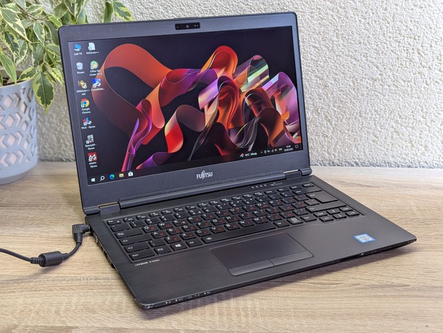Уцінка! Ноутбук Б/В Fujitsu U747, Intel Core i5-6200U, DDR4 8 GB, SSD 128GB, 14" Full HD