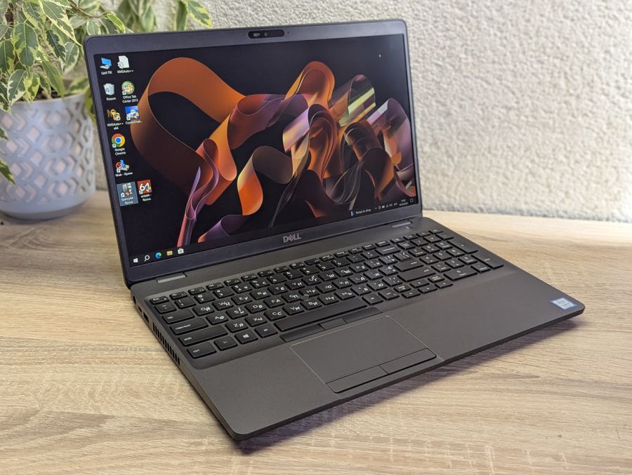 Уцінка! Ноутбук Б/В Dell Latitude 5500, Intel Core i5-8665U, DDR4 16 GB, SSD 256GB, 15.6" Full HD