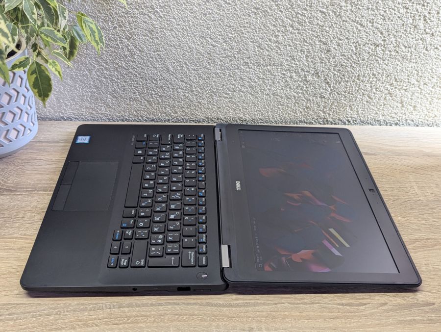Ноутбук Б/В Dell Latitude E7270, Intel Core i5-6300U, DDR4 8 GB, SSD 128GB, 12" HD
