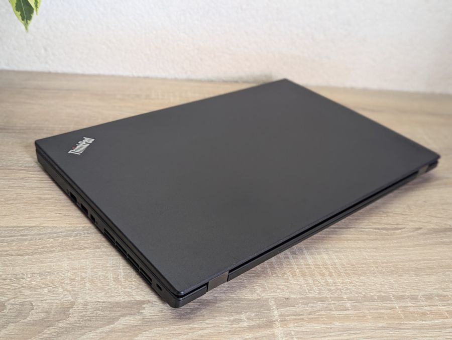 Ноутбук Б/В Lenovo ThinkPad T560, Intel Core i5-6200U, DDR3 16 GB, SSD 128GB, 15.6" Full HD