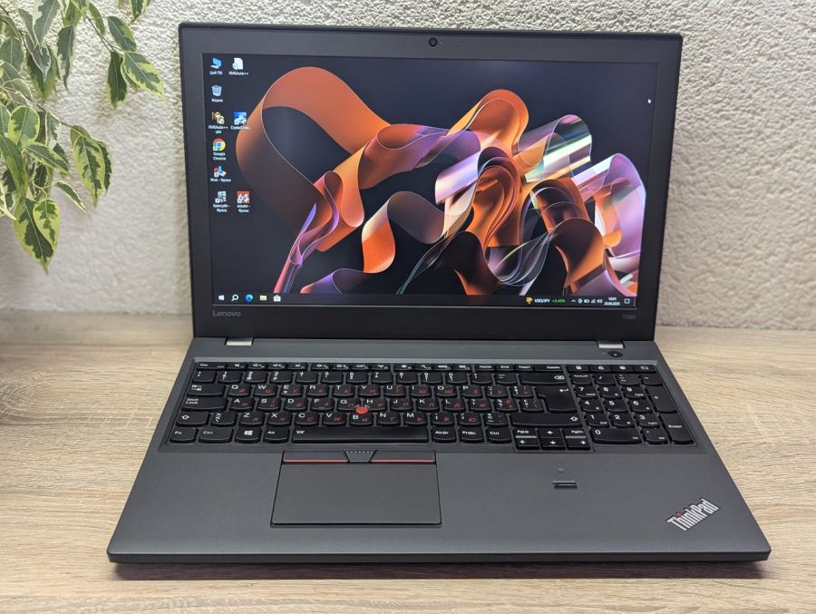 Ноутбук Б/В Lenovo ThinkPad T560, Intel Core i5-6200U, DDR3 16 GB, SSD 128GB, 15.6" Full HD