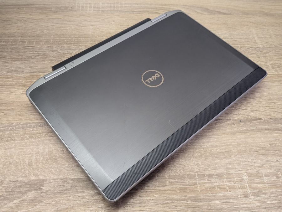 Уцінка! Ноутбук Б/В Dell Latitude E6320, Intel Core i3-2330M, DDR3 8 GB, SSD 128GB, 15.6" HD