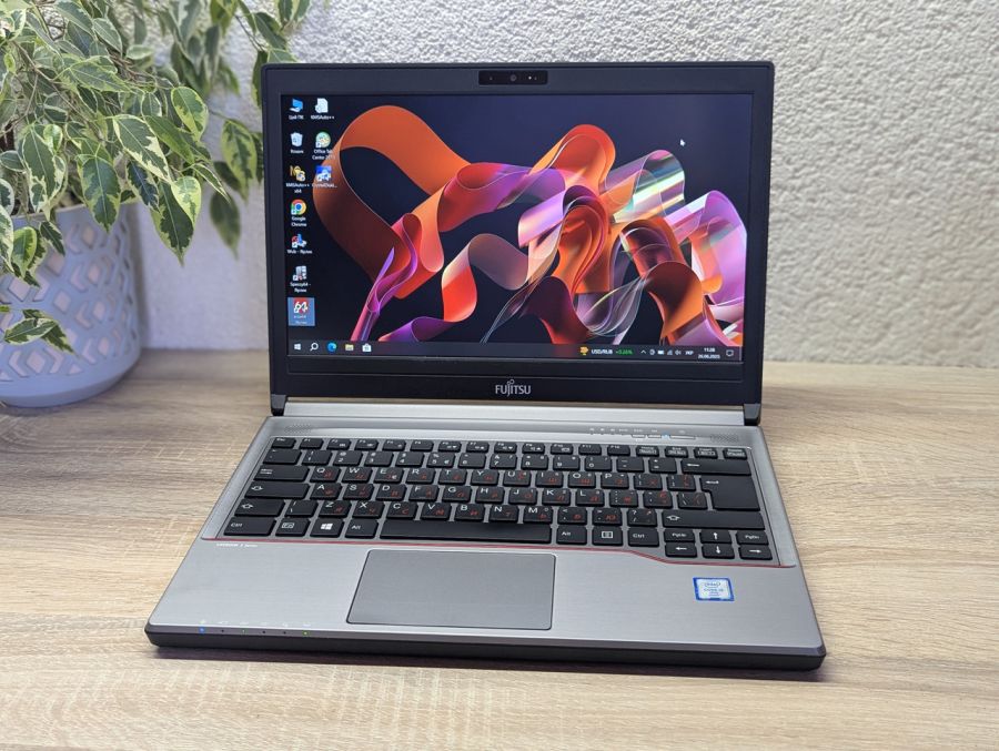 Уцінка! Ноутбук Б/В Fujitsu E736, Intel Core i5-6300U, DDR4 8 GB, SSD 128GB, 13" Full HD