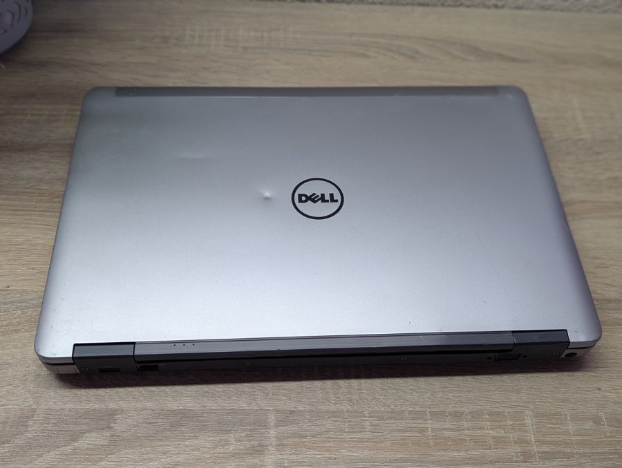 Уцінка! Ноутбук Б/В Dell Latitude E6540, Intel Core i7-4810MQ, DDR3 8 GB, SSD 128GB, AMD Radeon HD 8790M 2Gb, 15.6" Full HD