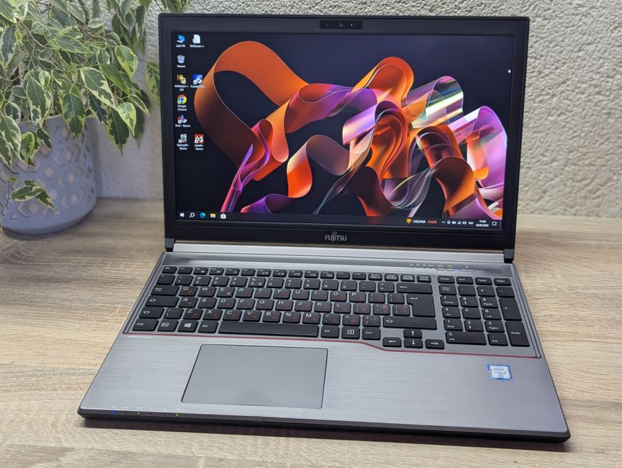 Уцінка! Ноутбук Б/В Fujitsu E756, Intel Core i5-6300U, DDR4 8 GB, SSD 128GB, 15.6" Full HD