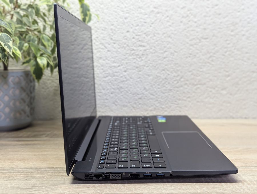 Уцінка! Ноутбук Б/В Samsung 870Z, Intel Core i7-4710HQ, DDR3 16 GB, SSD 256GB, NVIDIA GeForce GT 750M 2Gb, 15.6" Full HD