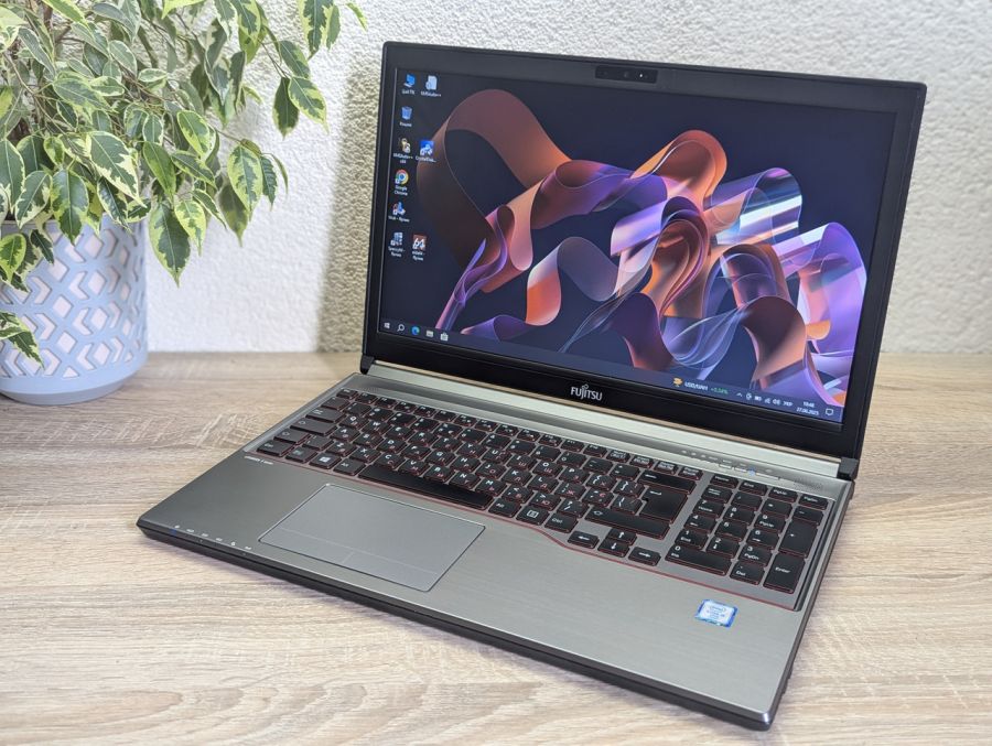 Уцінка! Ноутбук Б/В Fujitsu LifeBook E756, Intel Core i5-6300U, DDR4 8 GB, SSD 128GB, 15.6" HD