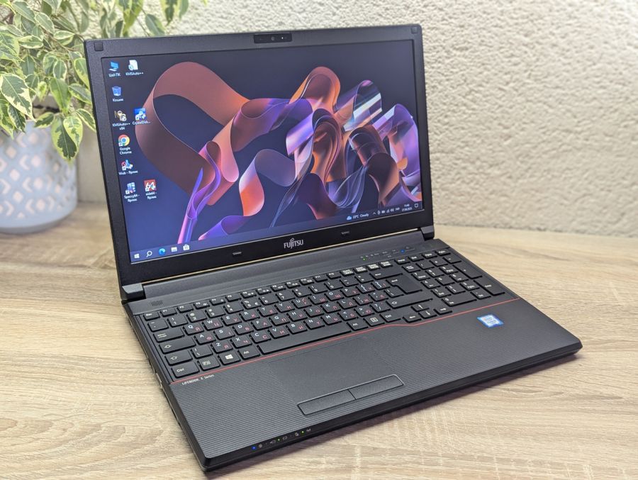 Ноутбук Б/В Fujitsu E556, Intel Core i5-6200U, DDR4 8 GB, SSD 128GB, 15.6" HD