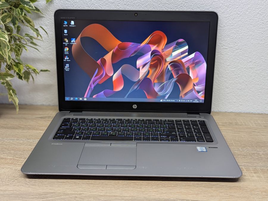 Уцінка! Ноутбук Б/В HP EliteBook 850 G3, Intel Core i5-6300U, DDR4 8 GB, SSD 128GB, 15.6" Full HD