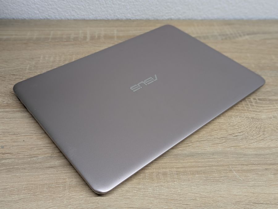 Ноутбук Б/В ASUS Zenbook UX305, Intel Core i5-6200U, DDR3 8 GB, SSD 128GB, 13" Full HD