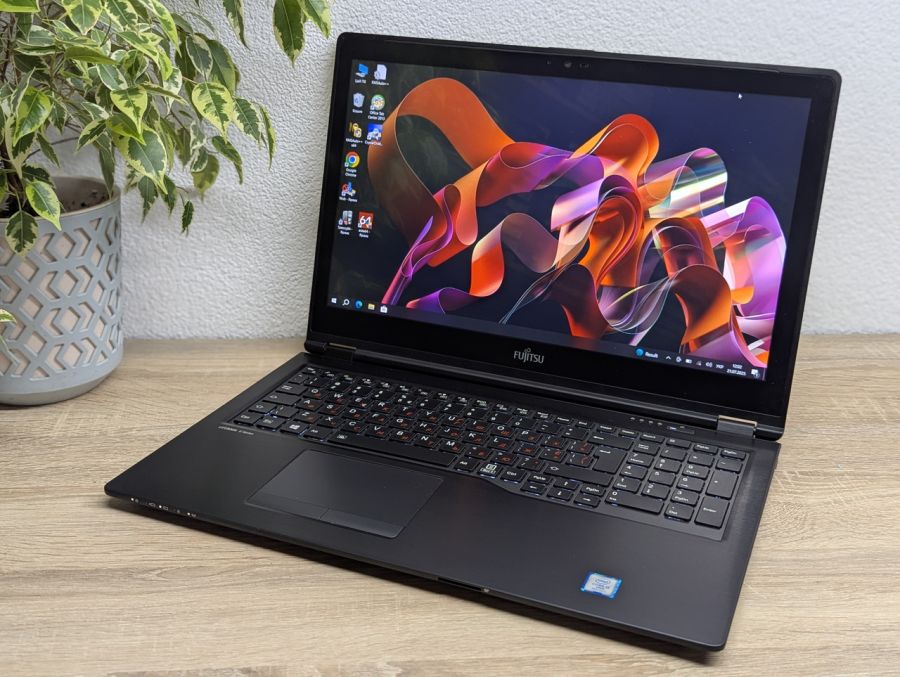Ноутбук Б/В Fujitsu U758, Intel Core i5-8350U, DDR4 8 GB, SSD 128GB, 15.6" Full HD Сенсор