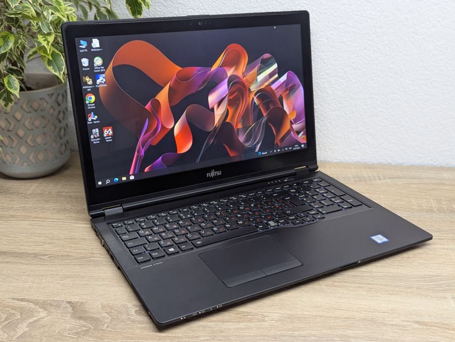 Ноутбук Б/В Fujitsu U758, Intel Core i5-8350U, DDR4 8 GB, SSD 128GB, 15.6" Full HD Сенсор