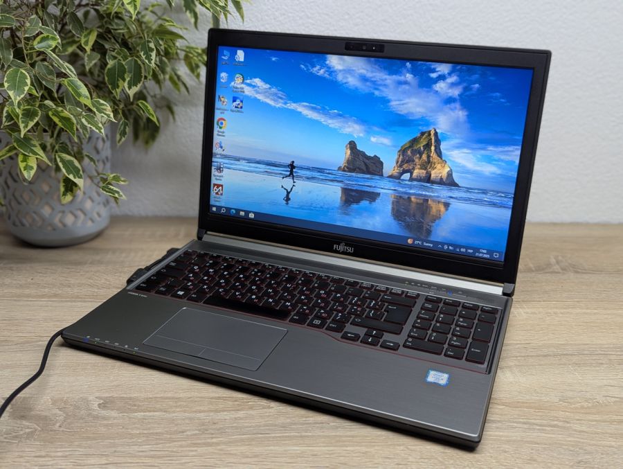 Ноутбук Б/В Fujitsu E756, Intel Core i5-6300U, DDR4 8 GB, SSD 256GB, 15.6" HD