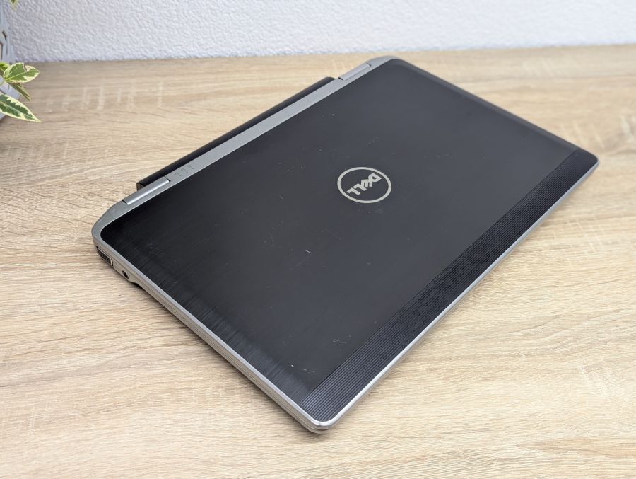 Ноутбук Б/В Dell Latitude E6330, Intel Core i5-3340M, DDR3 8 GB, SSD 128GB, 15.6" HD
