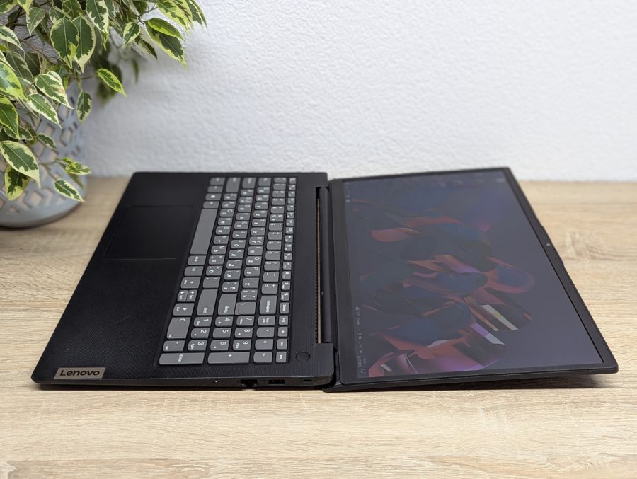 Ноутбук Б/В Lenovo V15 G2 ITL, Intel Core i5-1135G7, DDR4 20 GB, SSD 256GB, 15.6" Full HD
