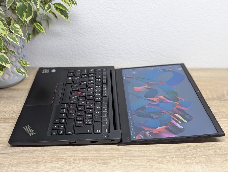 Ноутбук Б/В Lenovo ThinkPad E14, AMD Ryzen 3 5425U, DDR4 16 GB, SSD 256GB + 128 GB, AMD Radeon Graphics 1Gb, 14" Full HD