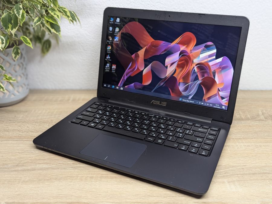 Уцінка! Ноутбук Б/В ASUS A402SA, Intel Celeron N3060, DDR3 2 GB, SSD 128GB + SSD 60GB, 14" Full HD