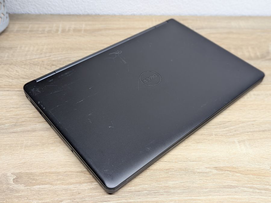 Уцінка! Ноутбук Б/В Dell Latitude E5550, Intel Core i5-5300U, DDR3 8 GB, SSD 128GB, 15.6" HD