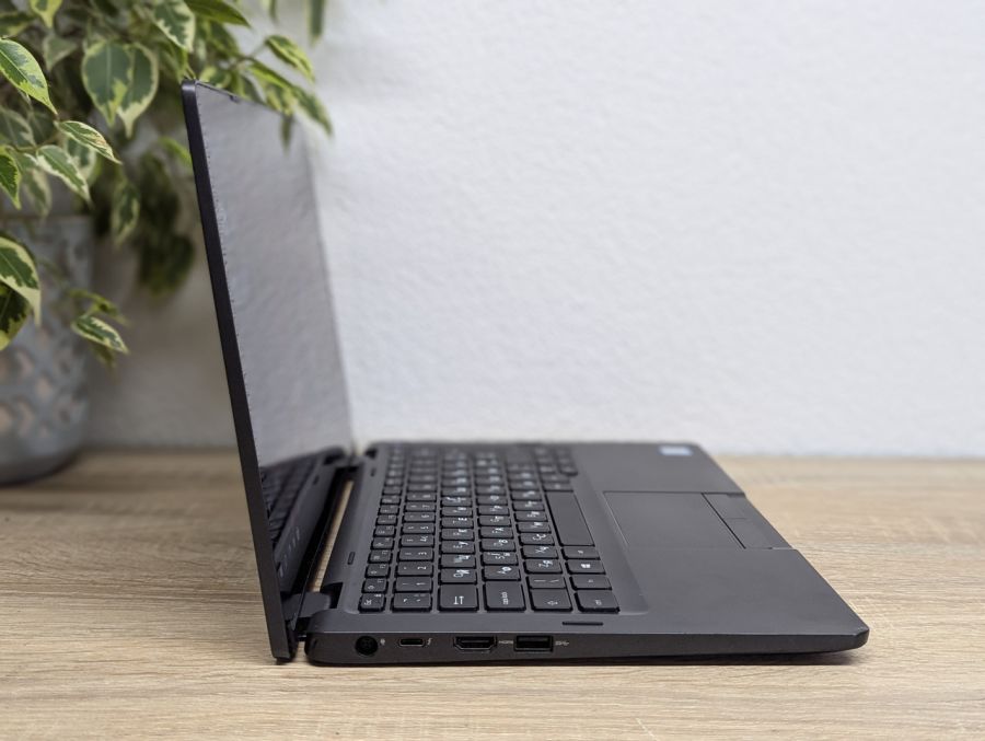 Уцінка! Ноутбук Б/В Dell Latitude 5300 2 in 1, Intel Core i5-8665U, DDR4 16 GB, SSD 256GB, 13" Full HD Сенсор