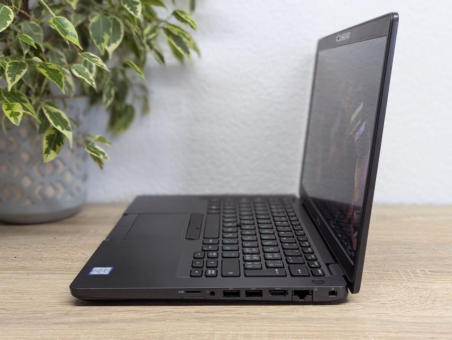 Уцінка! Ноутбук Б/В Dell Latitude 5400, Intel Core i5-8665U, DDR4 16 GB, SSD 256GB, 14" Full HD Сенсор