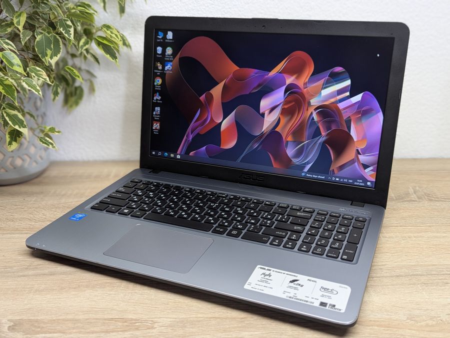 Ноутбук Б/В ASUS R540L, Intel Core i3-5005U, DDR3 8 GB, SSD 128GB, 15.6" Full HD
