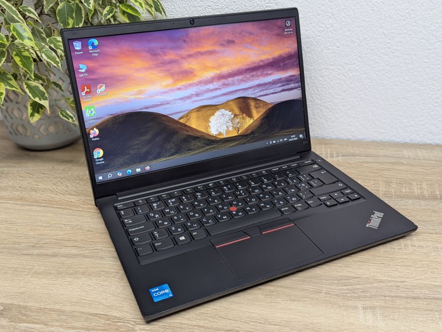 Уцінка! Ноутбук Б/В Lenovo ThinkPad E14, Intel Core i3-11Gen, DDR4 16 GB, SSD 256GB, 14" Full HD