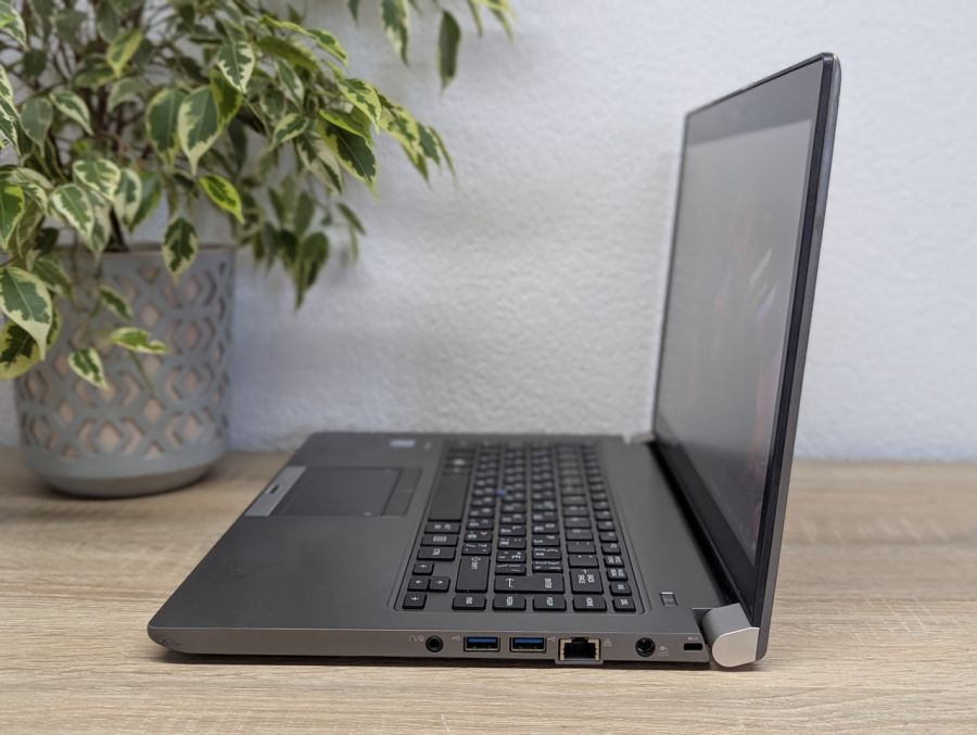 Ноутбук Б/В Toshiba Tecra Z40T-C, Intel Core i5-6300U, DDR3 16 GB, SSD 256GB, 14" Full HD Сенсор